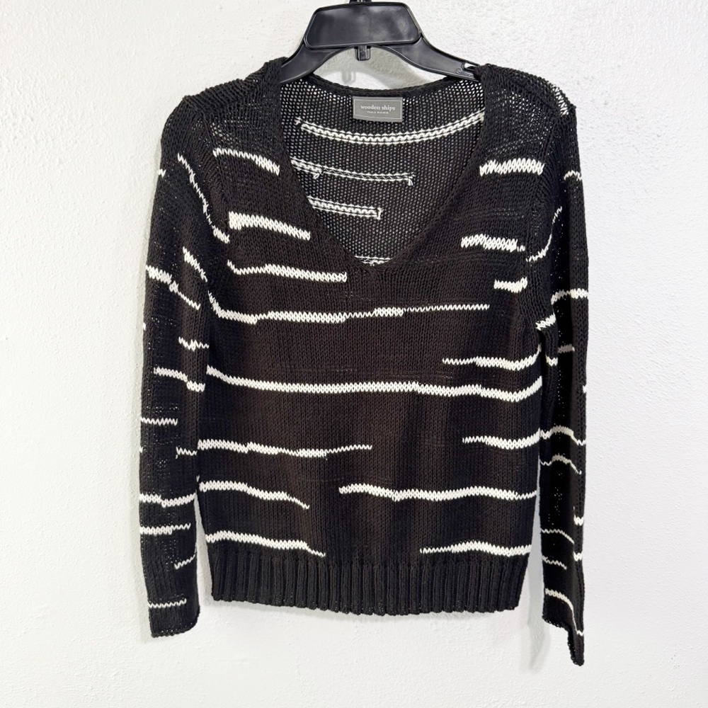 Wooden Ships Black and White Knit Sweater v neck small
